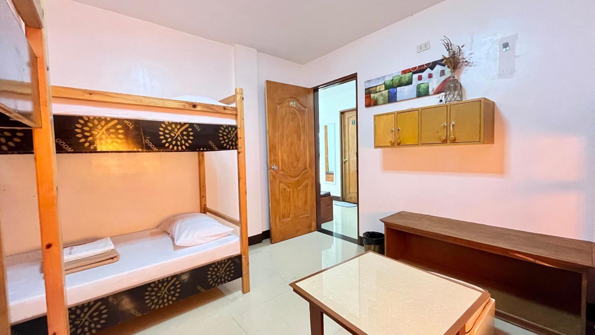 Mkb Pension Coron Luaran gambar